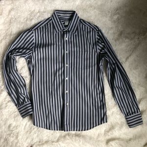Gap Men’s Fitted striped dress shirt